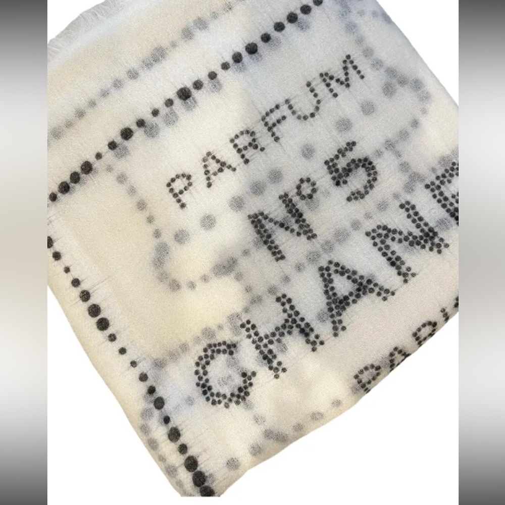 CHANEL Parfum No. 5 Dots Scarf Wrap Shawl 100% Cashmere Automatic Italy Cream